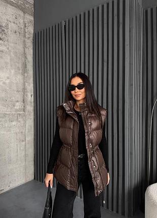 Жилетка женская удлиненная коричневая