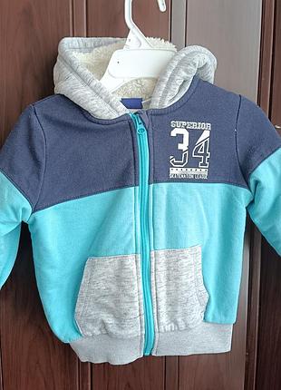 Дуже тепла кофта для хлопчика, по бірці 3-4, ми носили раніше