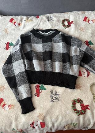 Светр жіночий