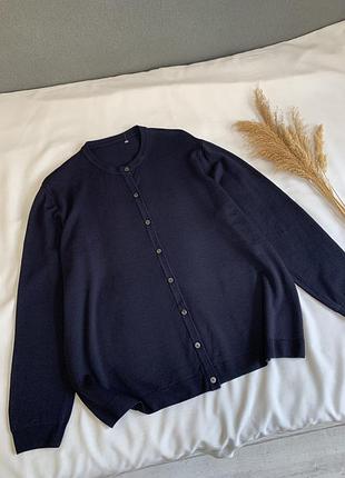 Жіночий кардиган з вовни