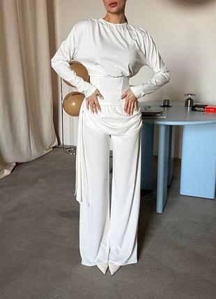 Костюм весняний