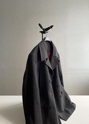 A woolen 1/2 cold-gray coat jacket