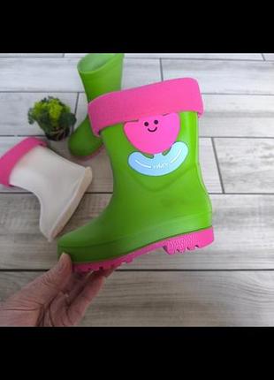 Яскраві гумові чобітки для дівчаток 🌷