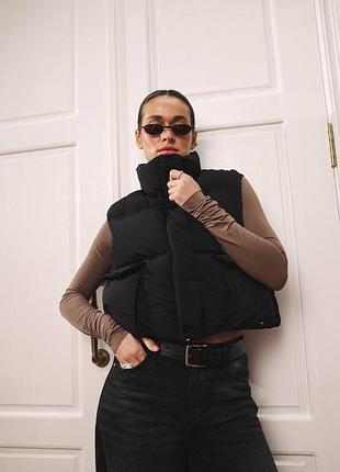Дутый жилет кроп безрукавка жилетка