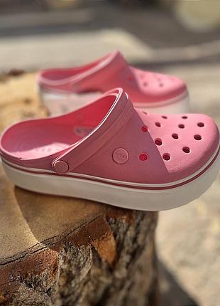 Женские кроксы на платформе crocs crocband platform clog