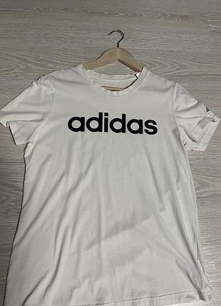 Футболка жіноча adidas