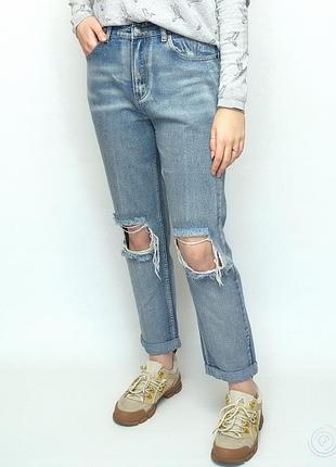 Джинсы с дырками на коленях, the rockn rev.