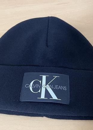 Черная ( чорна ) шапка от ck ( calvin klein ) кельвин кляйн