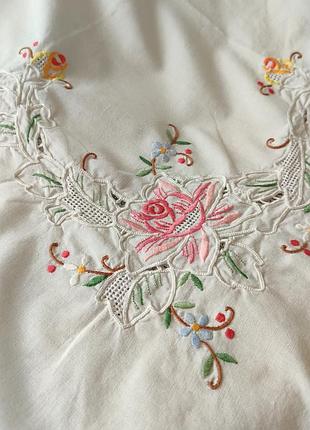 Старовинна вишита скатертина з мереживом 84*82см.