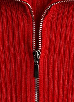 Топ з блискавкою 9