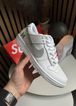Nike sb dunk low x supreme