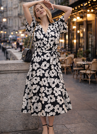 Сукня міді в чорно-білий квітковий принт m&s розмір l