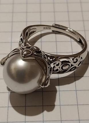 Серебряное кольцо 17,8-18 р.