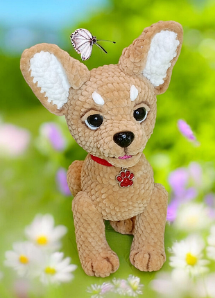 Цуценя чіхуахуа з плюшевої пряжі зв'язане гачком