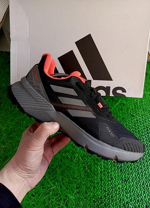 Кроссовки adidas terrex