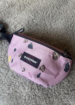 Бананка сумочка eastpak