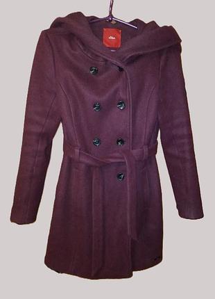 Елегантне пальто s.oliver у насиченому винному кольорі