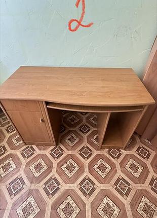 Столи офісні в асортименті б/в
