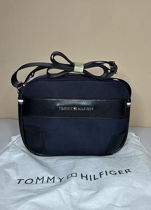 Сумка чоловіча tommy hilfiger через плече темно синя 24x17x6 см