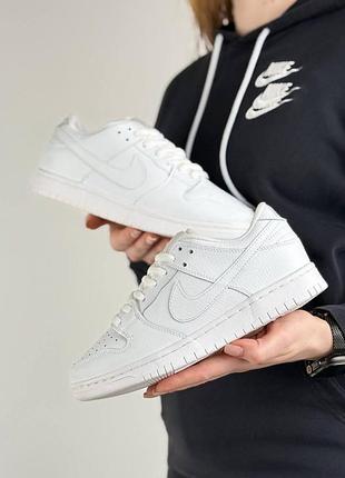 Женские кроссовки nike sb dunk low pro white 5
