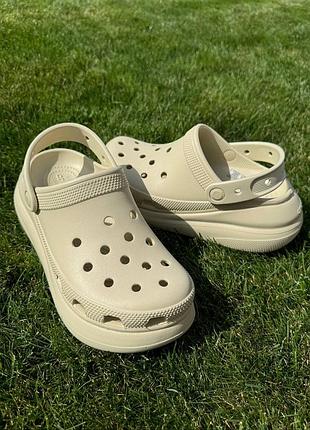 Женские кроксы сабо на платформе crocs classic crush bone все размеры в наличии