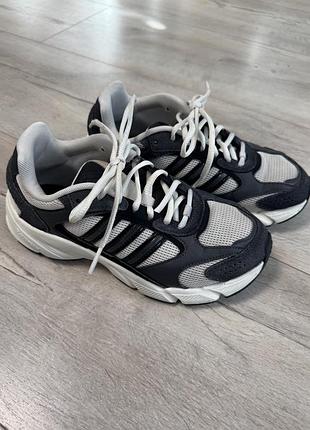 Кросівки adidas 37 1/3