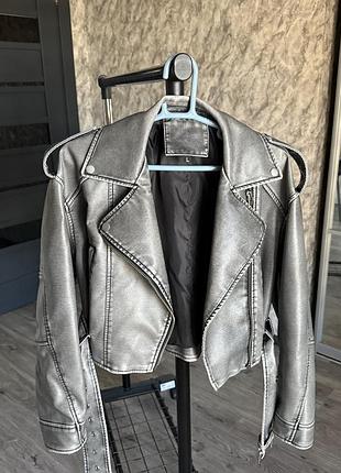 Трендова жіноча косуха в хорошому стані, розмір l