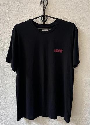 Оригінальна чоловіча футболка top man розмір m чорного кольору