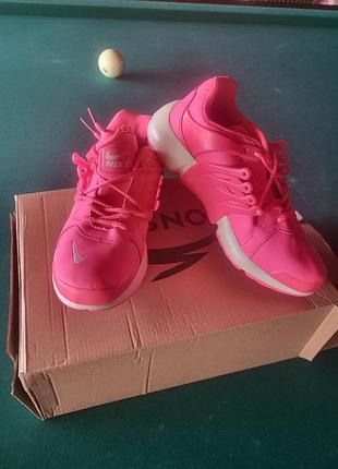 Кроссовки женские 2