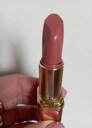 Помада фірми l’oréal