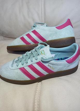 Adidas originals munchen.
