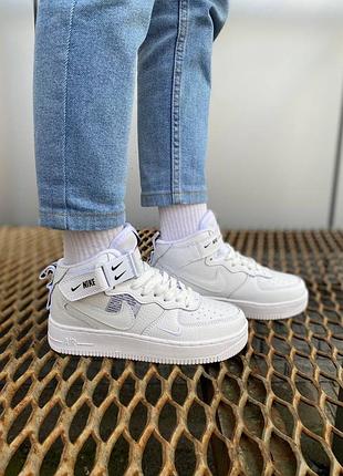 Nike air force 1’07lv8 ultra high white
