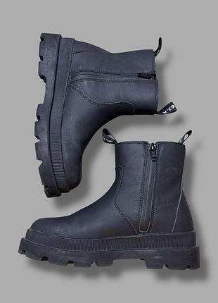 Водонепроникні черевики челсі з блискавкою з одного боку