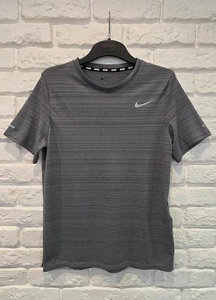 Футболка nike на dri fit на 11-12років, 147-158см
