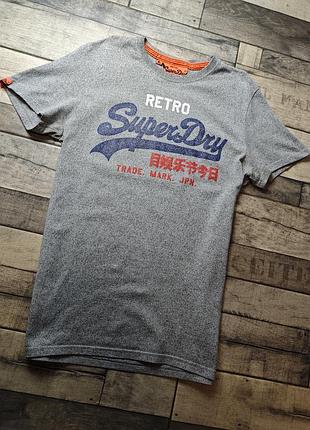 Футболка superdry
чоловіча з принтом в сірому кольорі розмір l