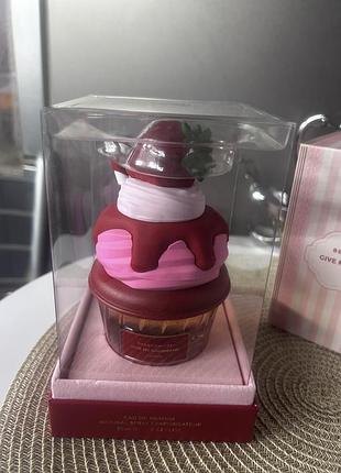 Парфумована вода give me gourmand berry on top lattafa