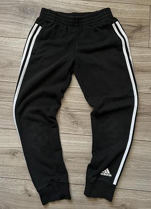 Спортивні штани adidas