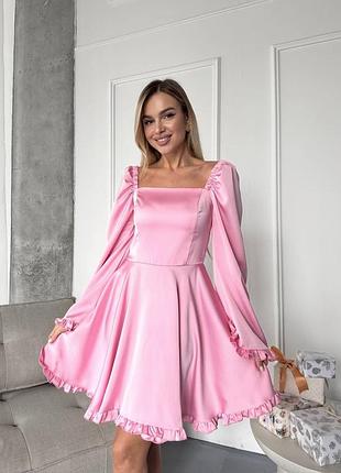 Женское шелковое короткое укороченное платье вечернее на выход праздничный длинный рукав розовое