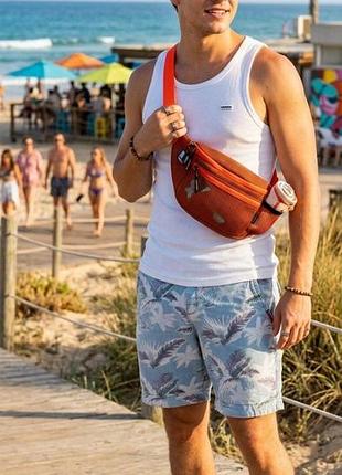 Шорты мужские бренда superdry из хлопка с красивым приятным принтом
замеры:пот- 44 см, длина изделия-43 см; крок-17 см.