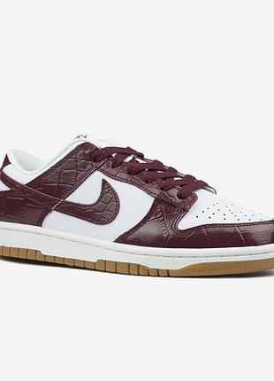 Nike dunk low burgundy croc 9