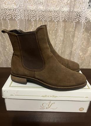 Жіночі черевики, ботільони, челсі від  ecco