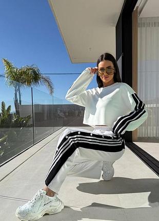 Костюм жіночий