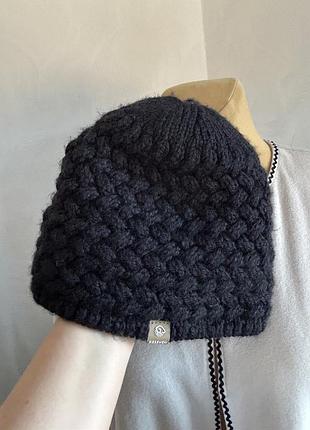 Брендова шапка з вовною