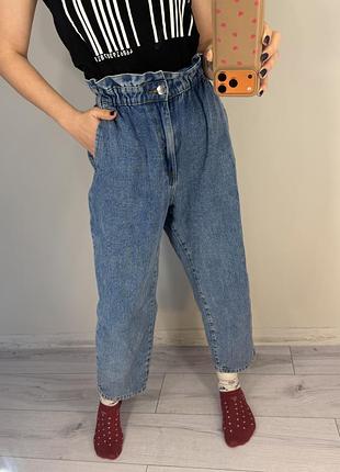 Круті джинси фасону slouchy або «банани» з високою талією та еластичним поясом