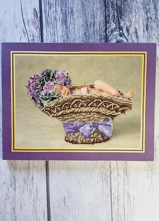 Вышитая картина бисером на подрамнике, картина вышита бисером на холле младенцем