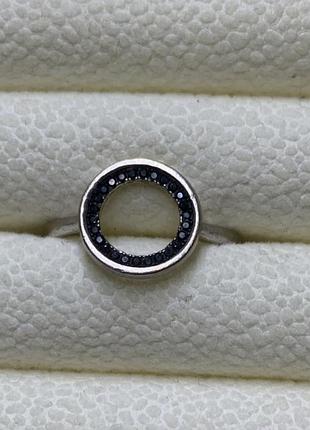 Нове жіноче кільце з фіанітами