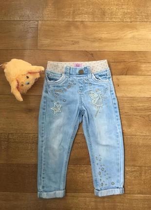 Замечательные джинсы бойфренды прямые вышивка на девочку 1,5-2 года f&f