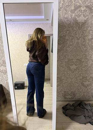 Женские джинсы