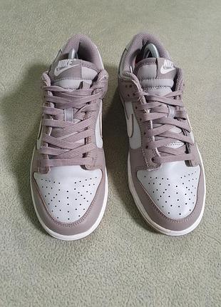Жіночі кросівки nike dunk low в кольорі «bone beige»