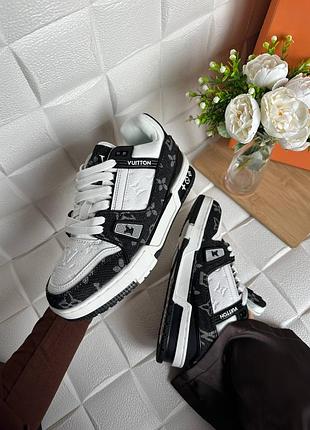 Louis vuitton lv trainer white black white 10